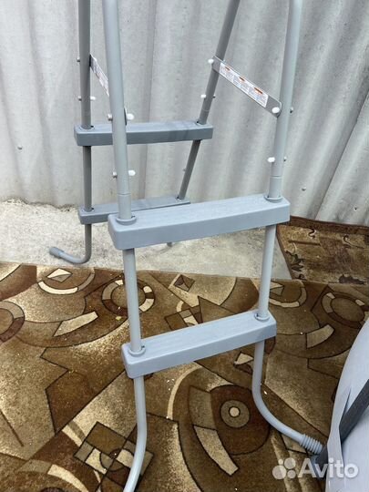 Лестница для бассейна бу 84 см