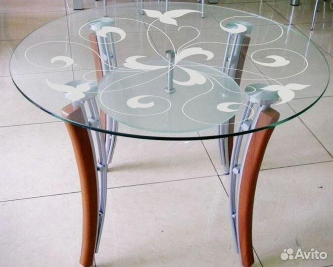 Белое стекло на стол