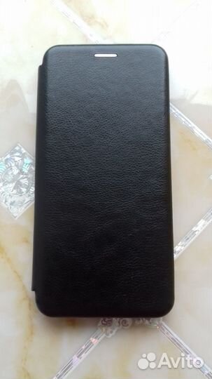 Продам чехол-книжку для смартфона