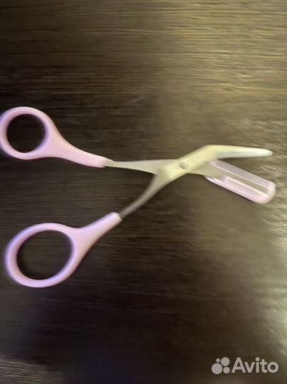 Триммер по уходу и формированиб бровей