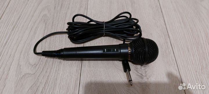 Микрофон Akai ADM-88