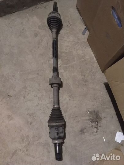 Передний привод правый вокси 2015 г. в. Гибрид