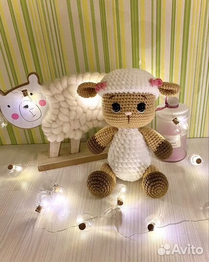 Вязаная игрушка барашек