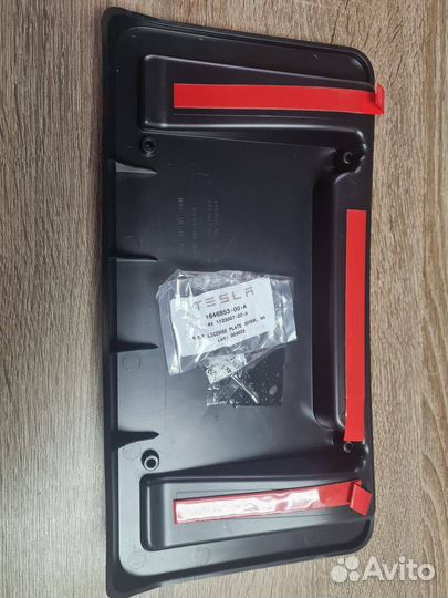 Бленда под номер Tesla Model Y 2022 164685300A