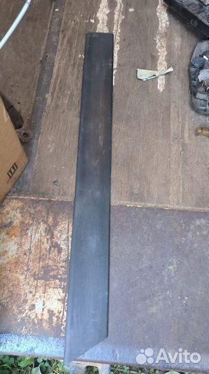 Задний правый молдинг Audi 80 b3