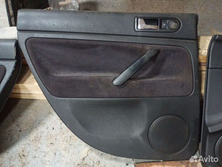 Дверные карты Volkswagen passat 2004 г
