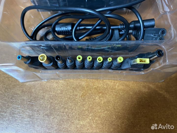 Универсальная зарядка для ноутбуков