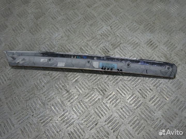 Накладка обшивки двери Мерседес 164