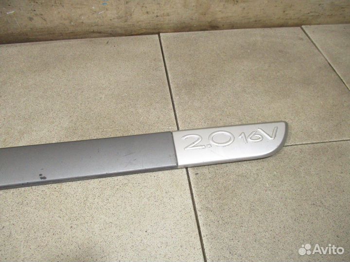 Молдинг передней правой двери Renault Megane 2