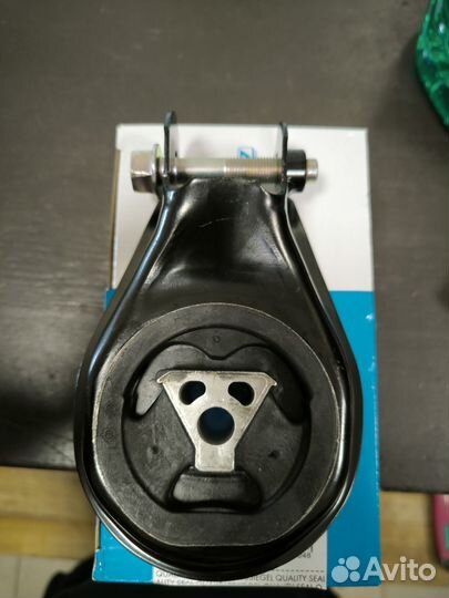Опора двигателя задн.Ford Focus 2 Mazda 3
