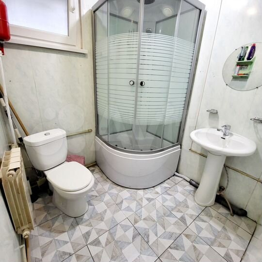 Комната 16 м² в 4-к., 2/2 эт.