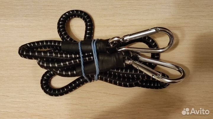 Эластичный шнур с карабинами 1.2 м