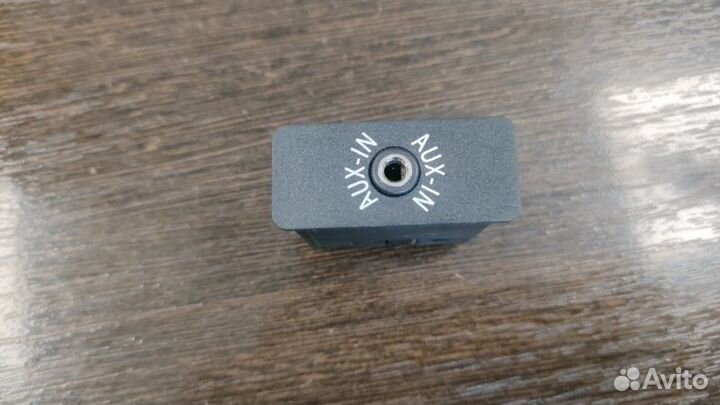 Разъем AUX Bmw X5 50Ix E70 LCI N63 4.4I 2010