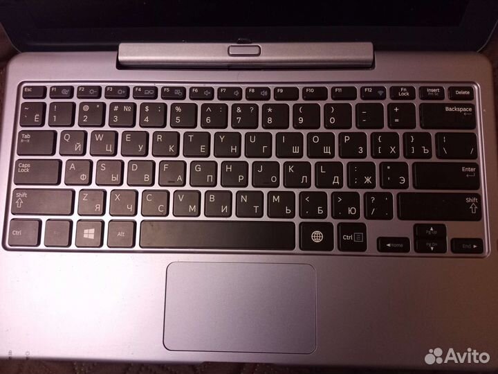 Планшет Samsung со съёмной клавиатурой