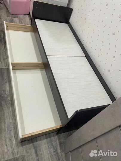 Кровать с матрасом