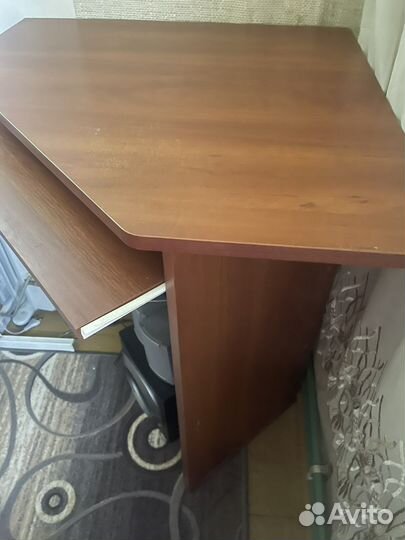 Компьютерный стол угловой