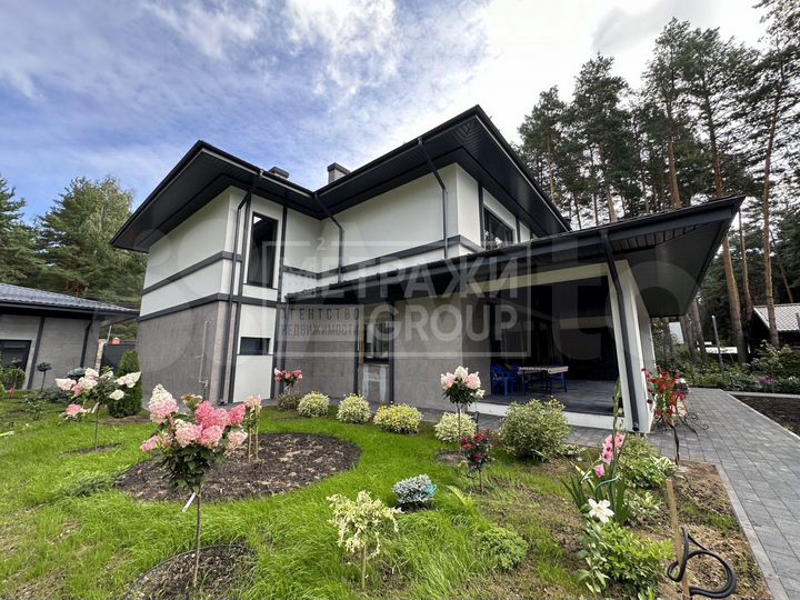 Дом 471 м² на участке 15 сот.