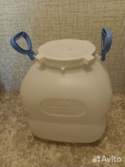 Канистра фляга пластиковая белая для воды 40 л