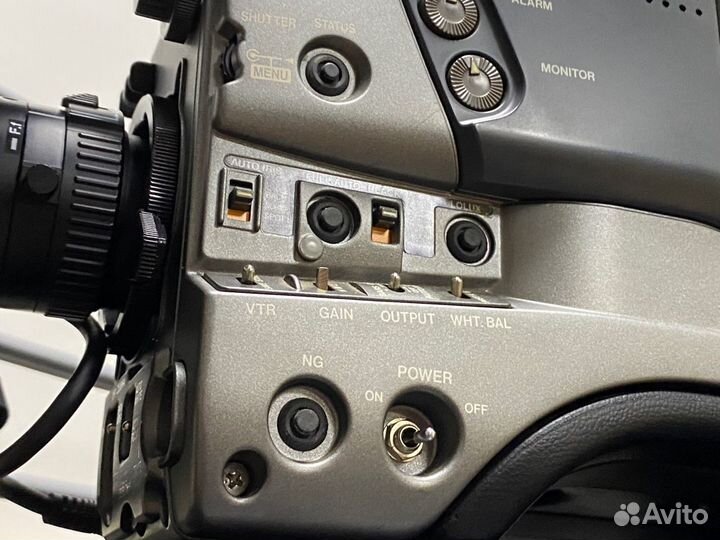 Видеокамера JVC GY-DV 500