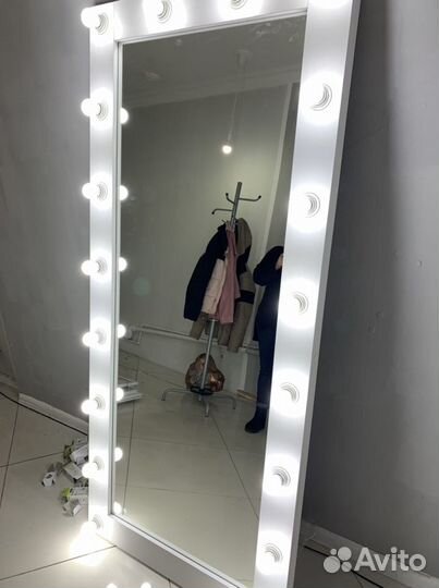 Новые зеркала с подсветкой гримёрные