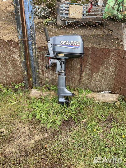 Лодка с мотором