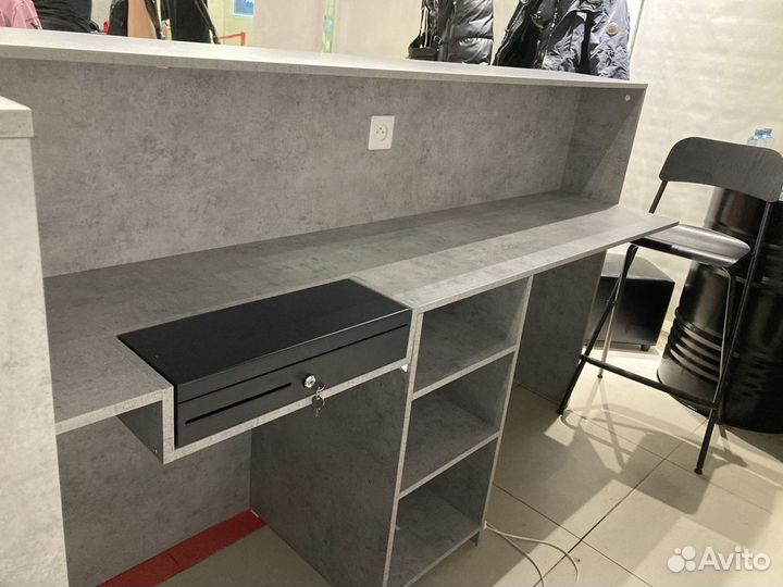 Стойка ресепшн под заказ