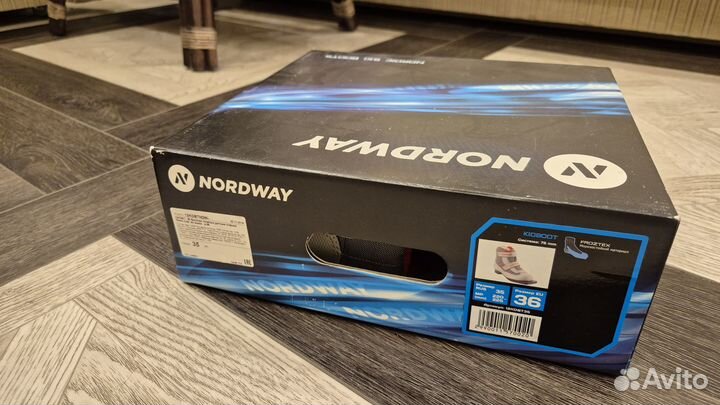 Лыжные ботинки детские 35 размер