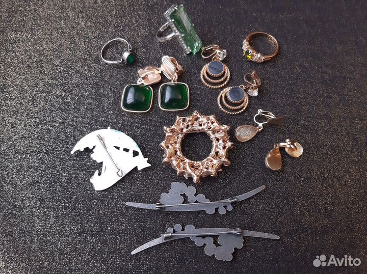 Бижутерия одним лотом(подобрана по цвету) 4 л- а