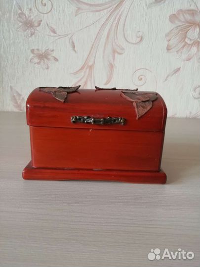 Шкатулки-шкафчик, комодики из красного дерева