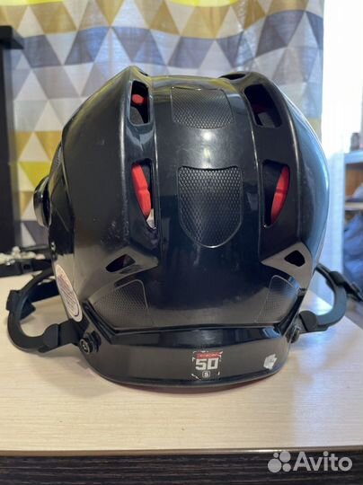 Хоккейный шлем