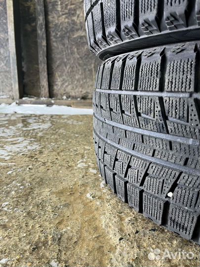 Bridgestone Blizzak Revo2 235/50 R18