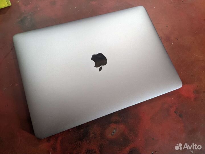 MacBook Pro retina 13 2018 8/256gb space grey