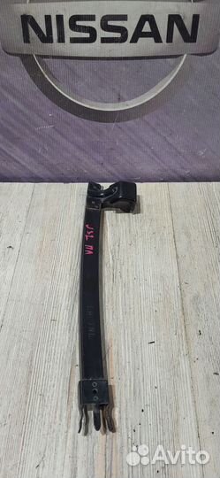 Направляющая стекла Nissan teana J32 Лев