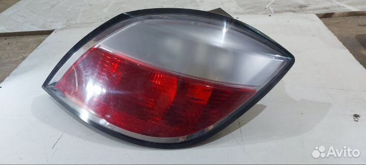 Фонарь задний правый Opel Astra H 2004-2007