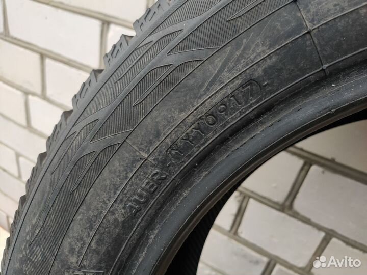 Yokohama Ice Guard Stud IG55 215/60 R17