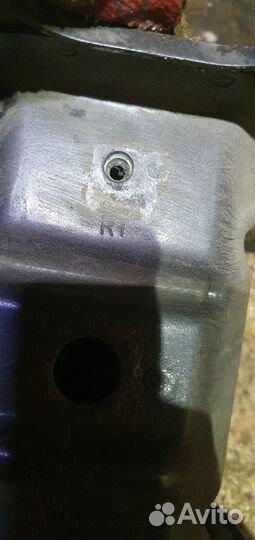 Кронштейн усилителя переднего бампера правый Opel