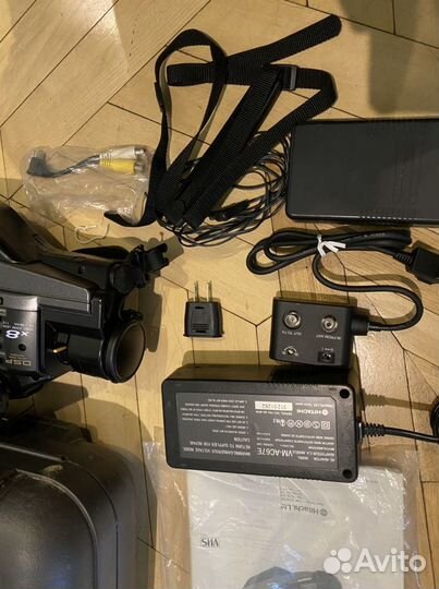 Продаю видеокамеру Hitachi