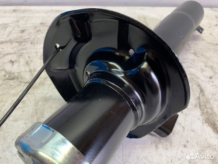 Амортизатор передний Volkswagen Golf V 2003-2009