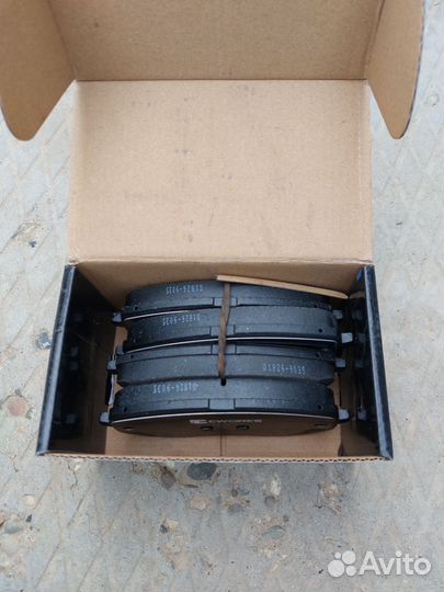 Тормозные колодки передние