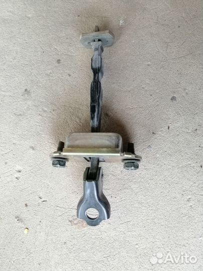 Ограничитель двери Nissan Note E11