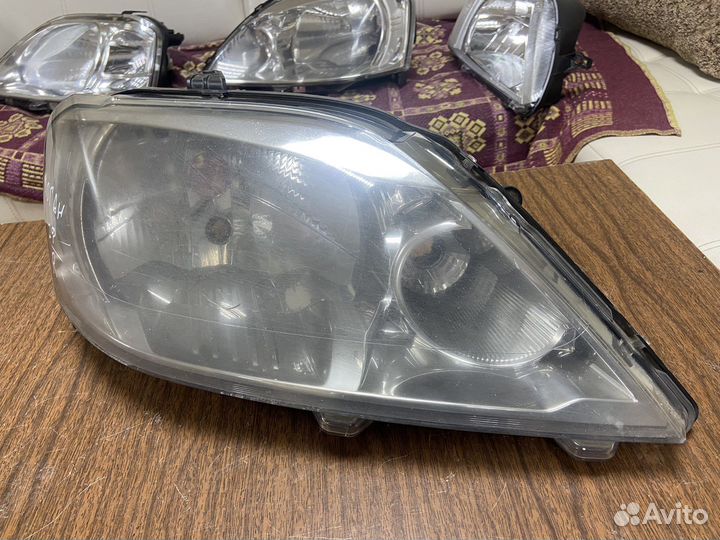 Фара правая Renault Logan 1 рестайлинг 10-15г