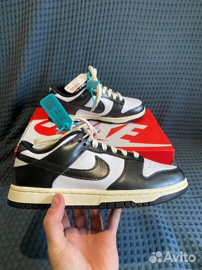 Nike Dunk Low Vintage Panda