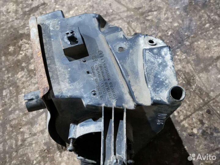 Корпус воздушного фильтра Audi A6 C6 2.0l BPJ