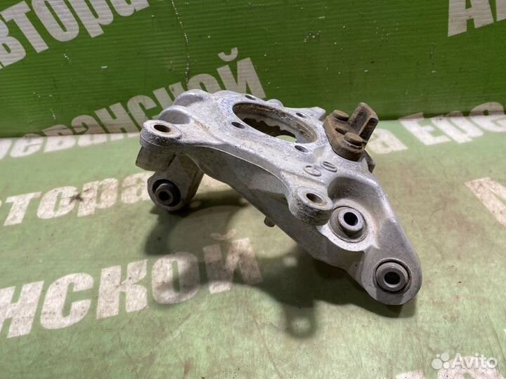 Кулак поворотный задний левый Infiniti G35 V35