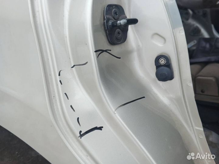 Крыло заднее правое Nissan Tiida