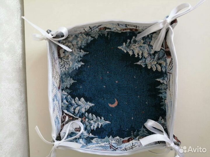 Хлебница, сухарница из гобелена