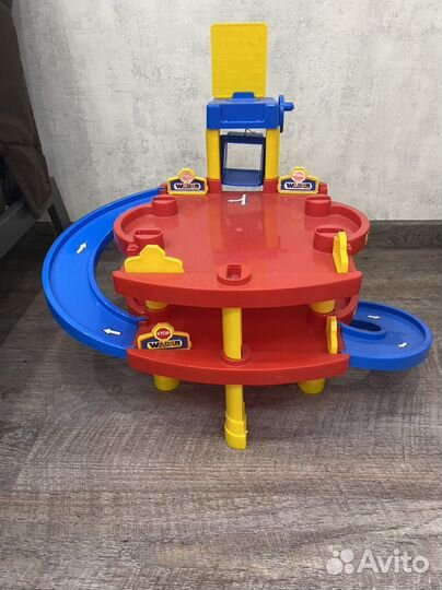 Парковка Полесье