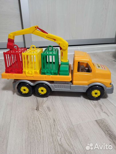 Машинка игрушка с подъемником