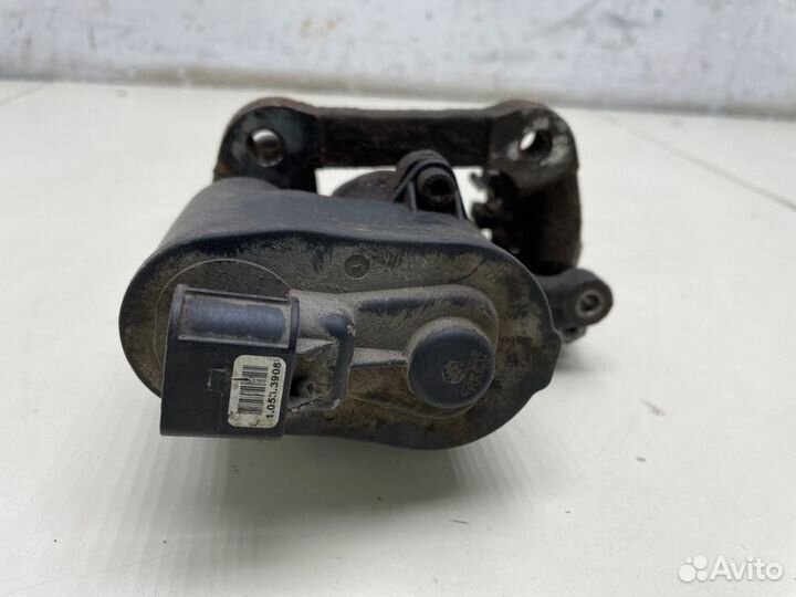 Суппорт тормозной задний левый Volvo Xc70 2013