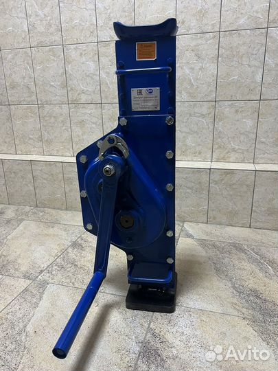 Домкрат реечный тоr